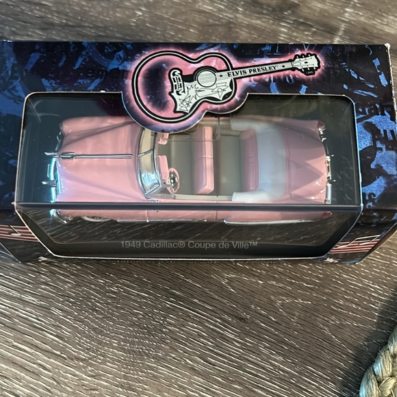 Motor City Classics - 1949 Elvis Pink Cadillac. - Picture 2 of 4